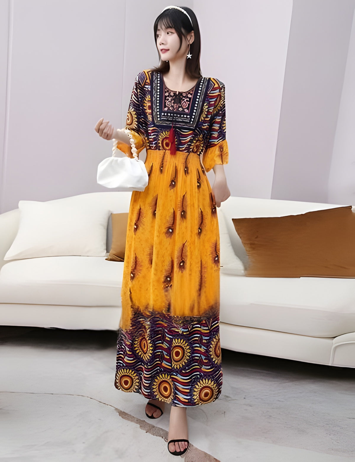 Robe longue hippie indienne jaune safran, manches trois-quarts et pompon