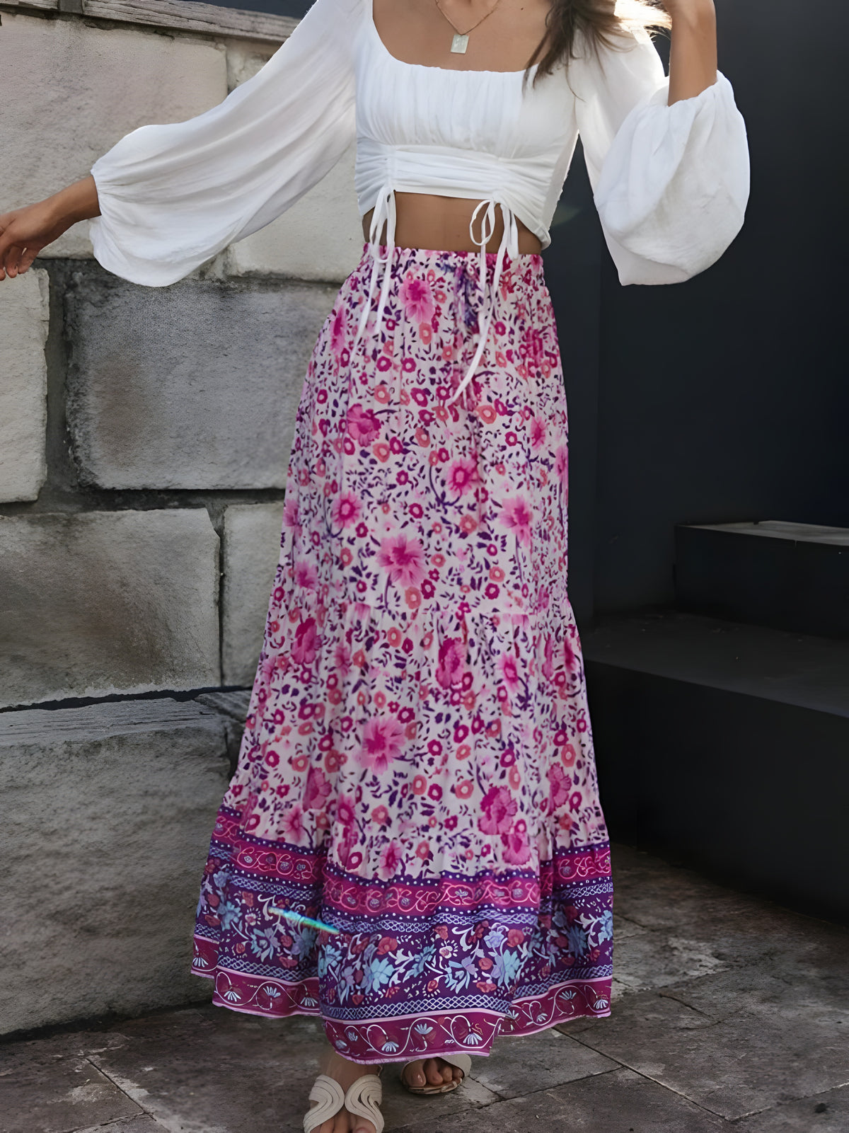 Jupe longue hippie rose fleurie, bordure ethnique violette et taille à lien