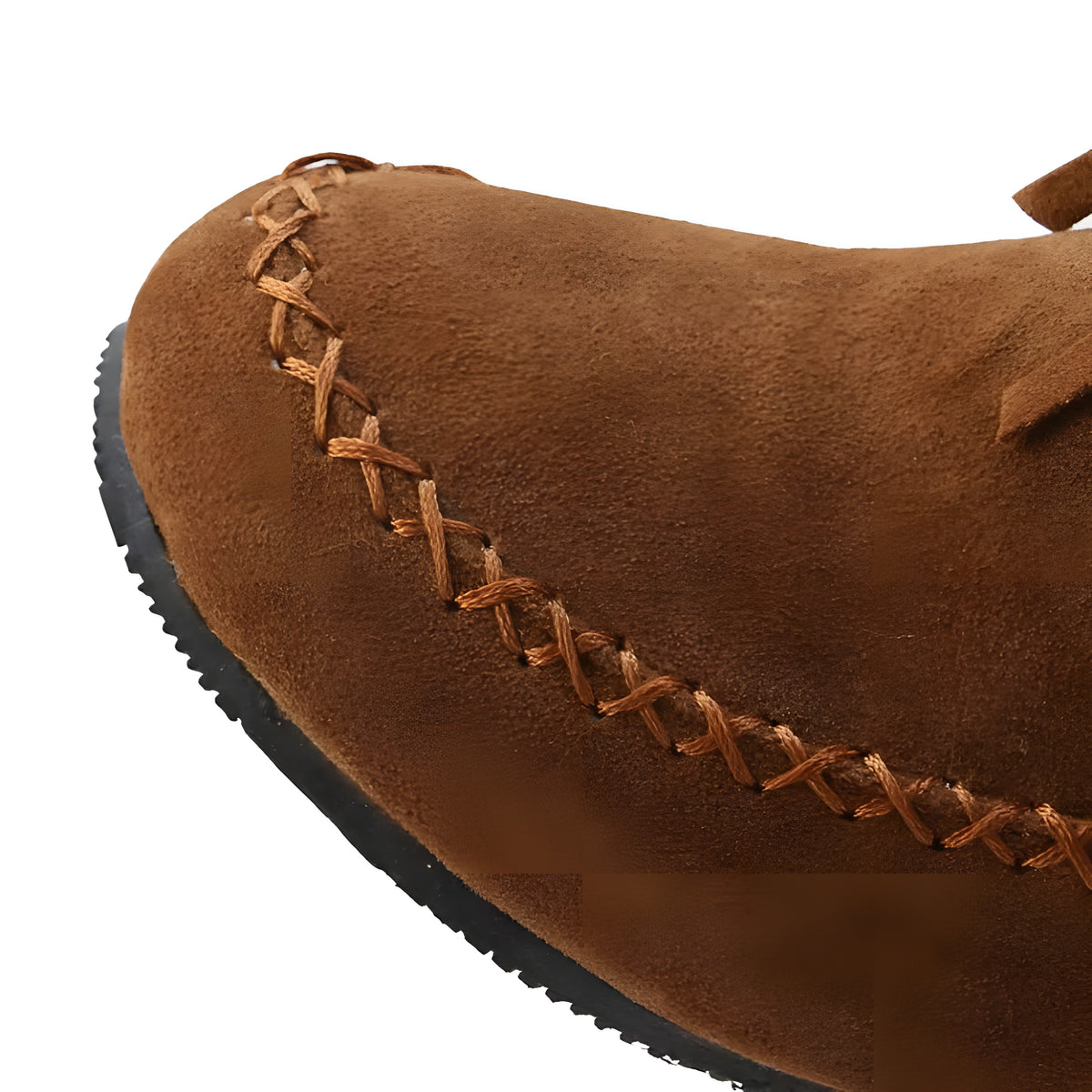 Détail de la couture mocassin surpiquée du bout de la bottine