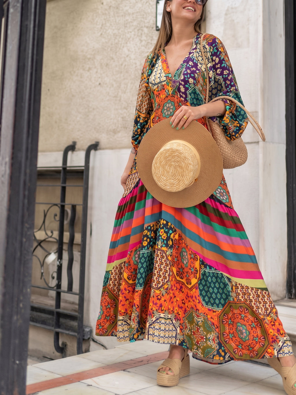 Robe longue hippie chic, detail imprime patchwork et jupe rayee