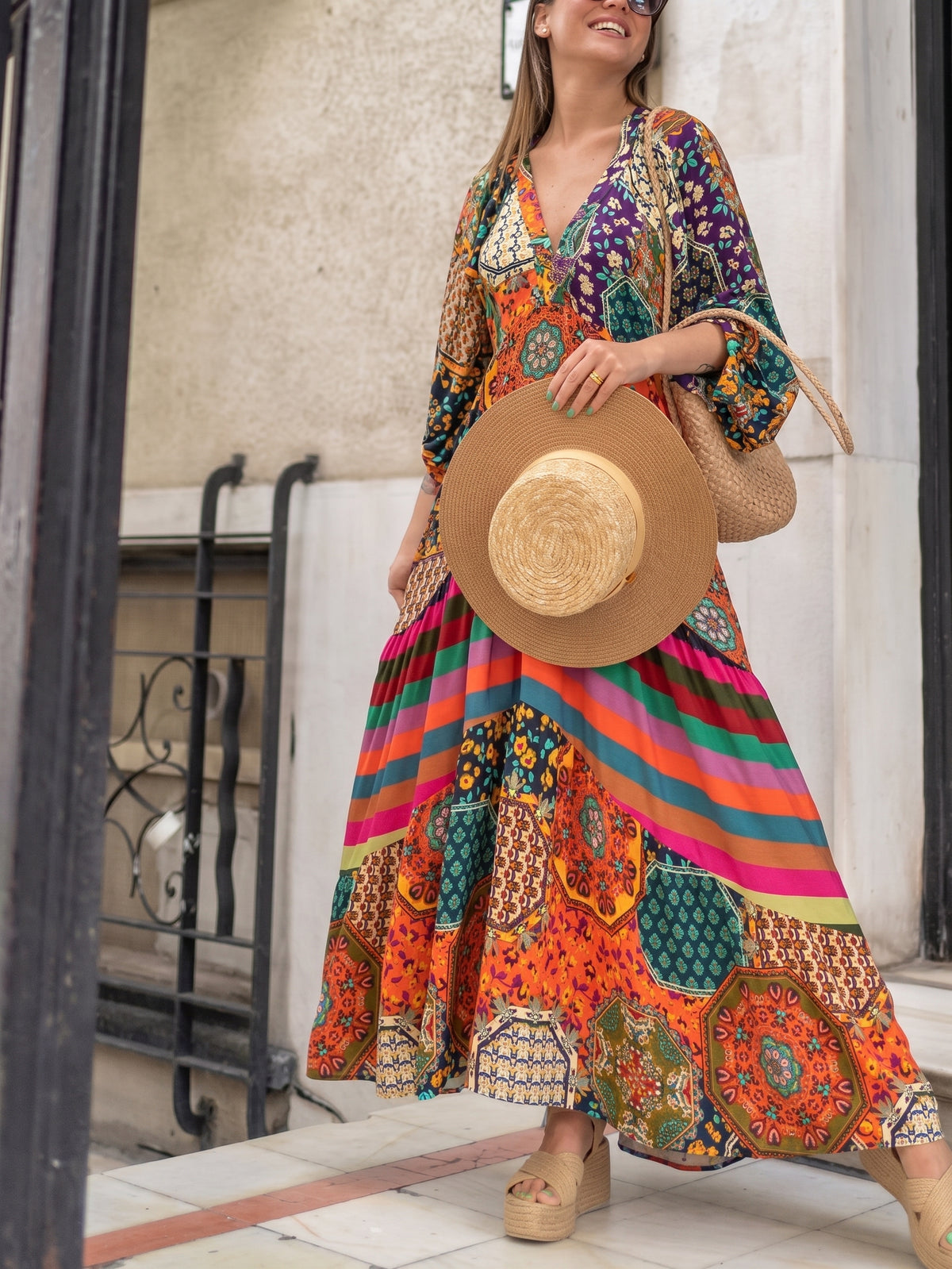 Robe longue hippie chic, detail imprime patchwork et jupe rayee