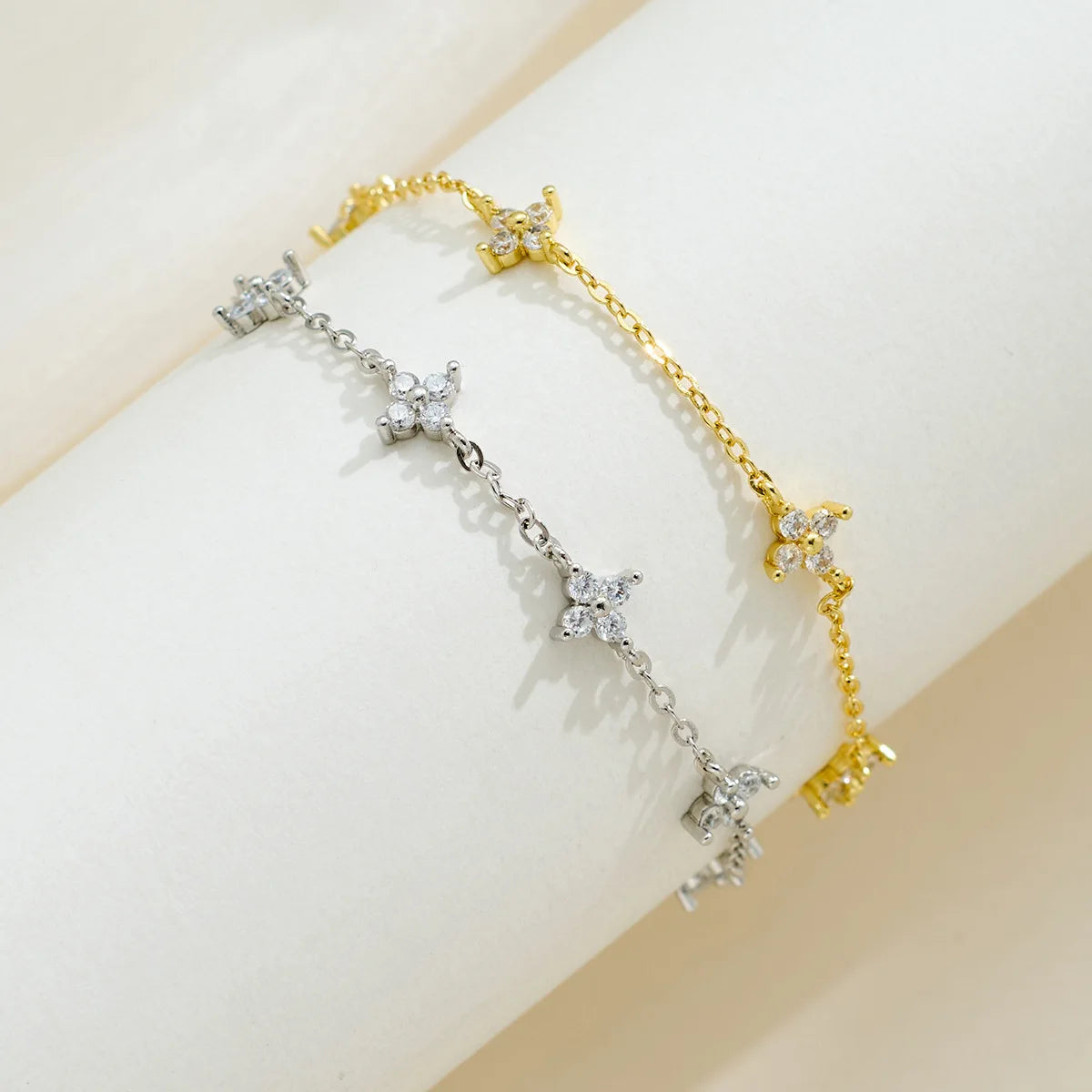 Bracelet trèfle zircon Image