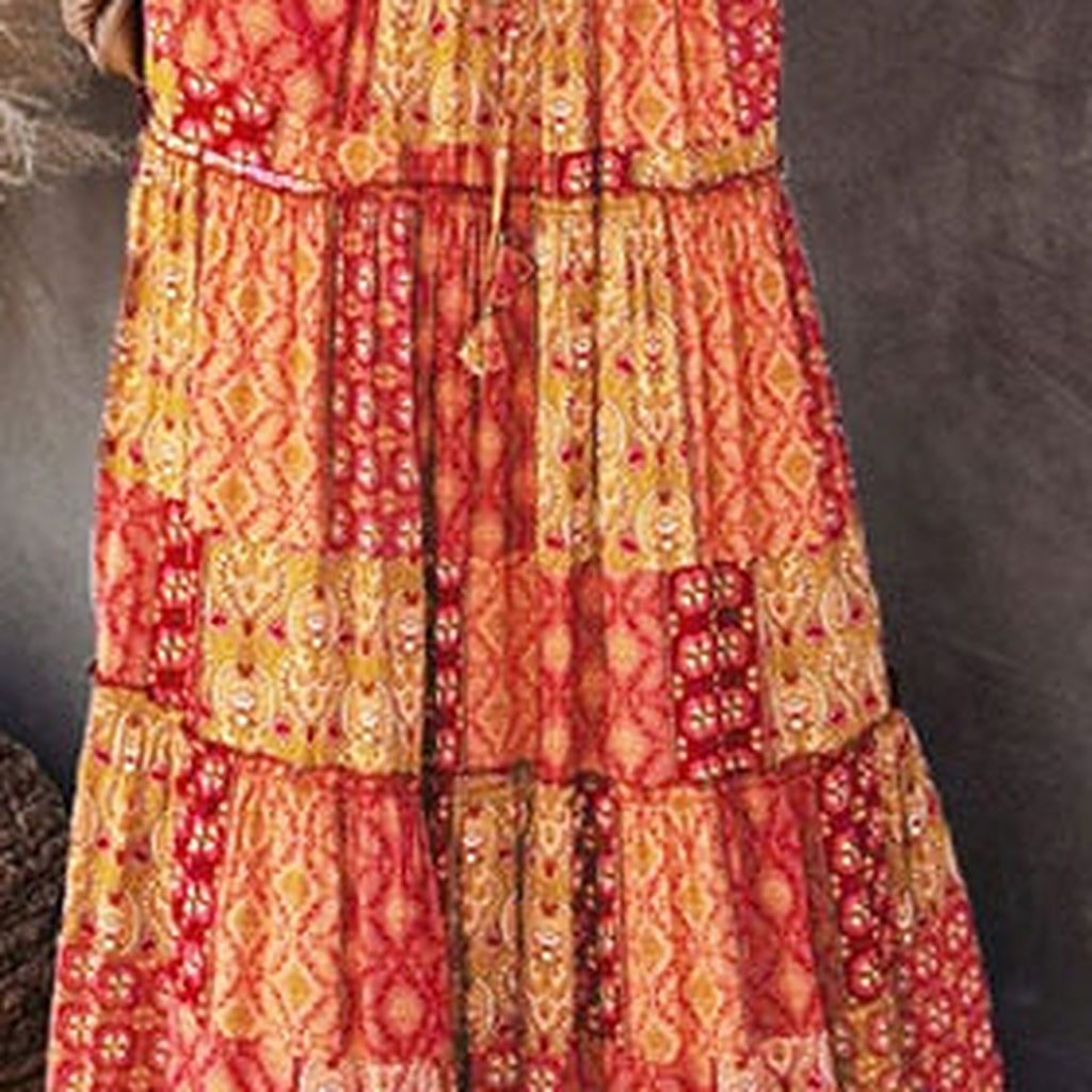 Détail motif patchwork ethnique et volants de la jupe hippie bohème