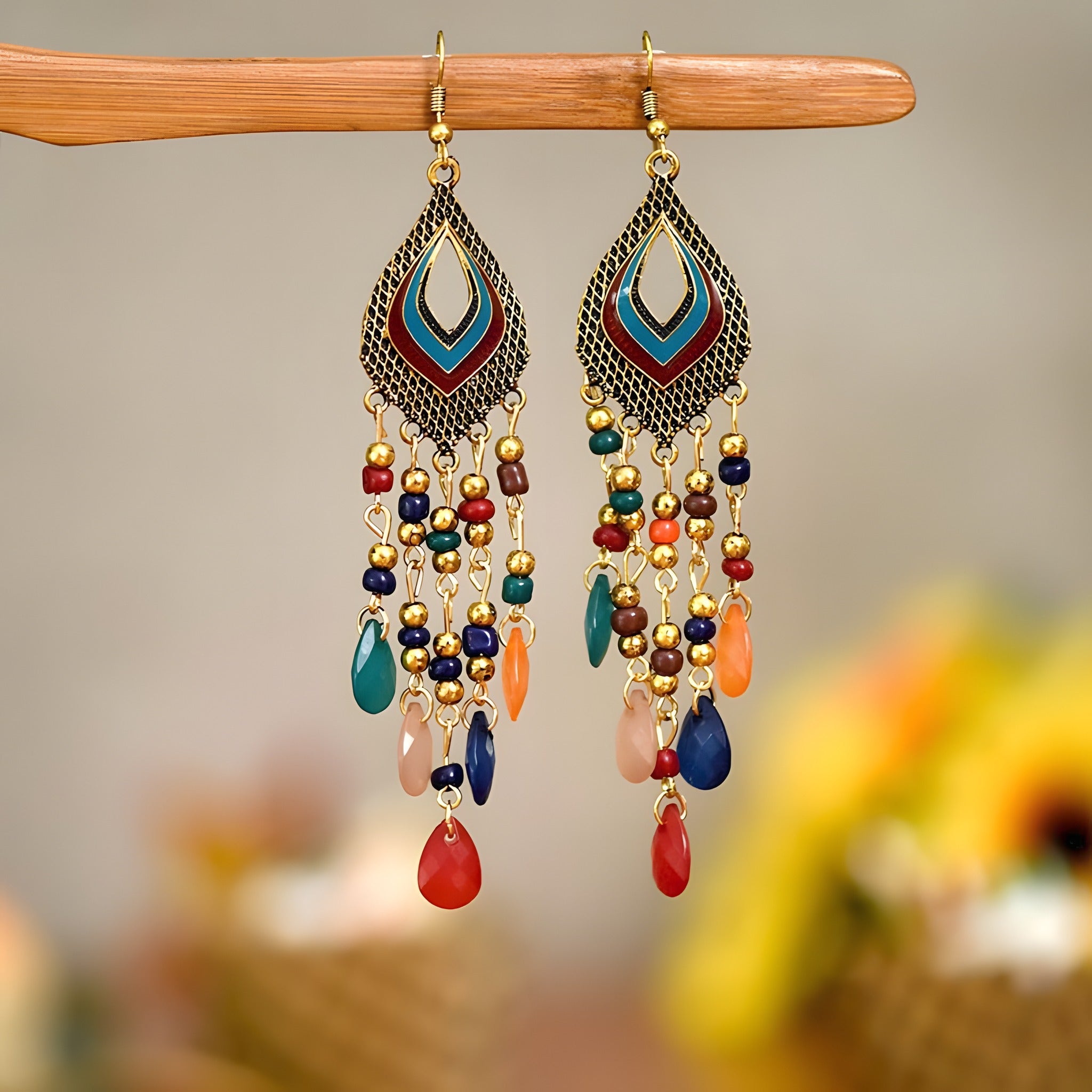 Boucles d'oreilles hippie chic pendantes multicolores à franges de perles Image