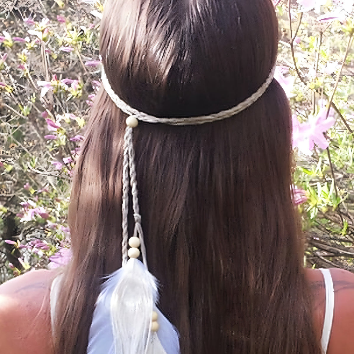 Bandeau à Plumes Hippie · Cordon Tressé & Perles de Bois