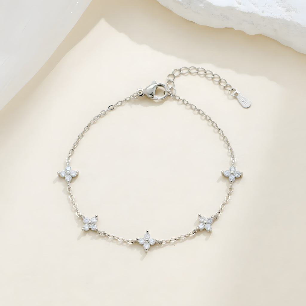 Bracelet Trèfle 4 Feuilles à Zircons Scintillants