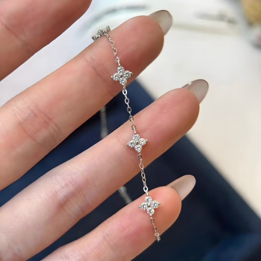 Bracelet Trèfle 4 Feuilles à Zircons Scintillants