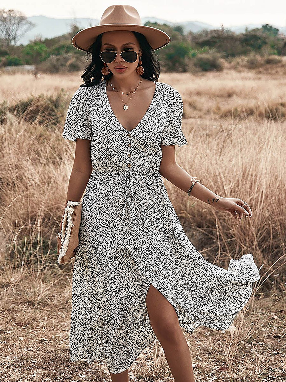 Robe hippie chic hiver imprimé moucheté portée coupe midi