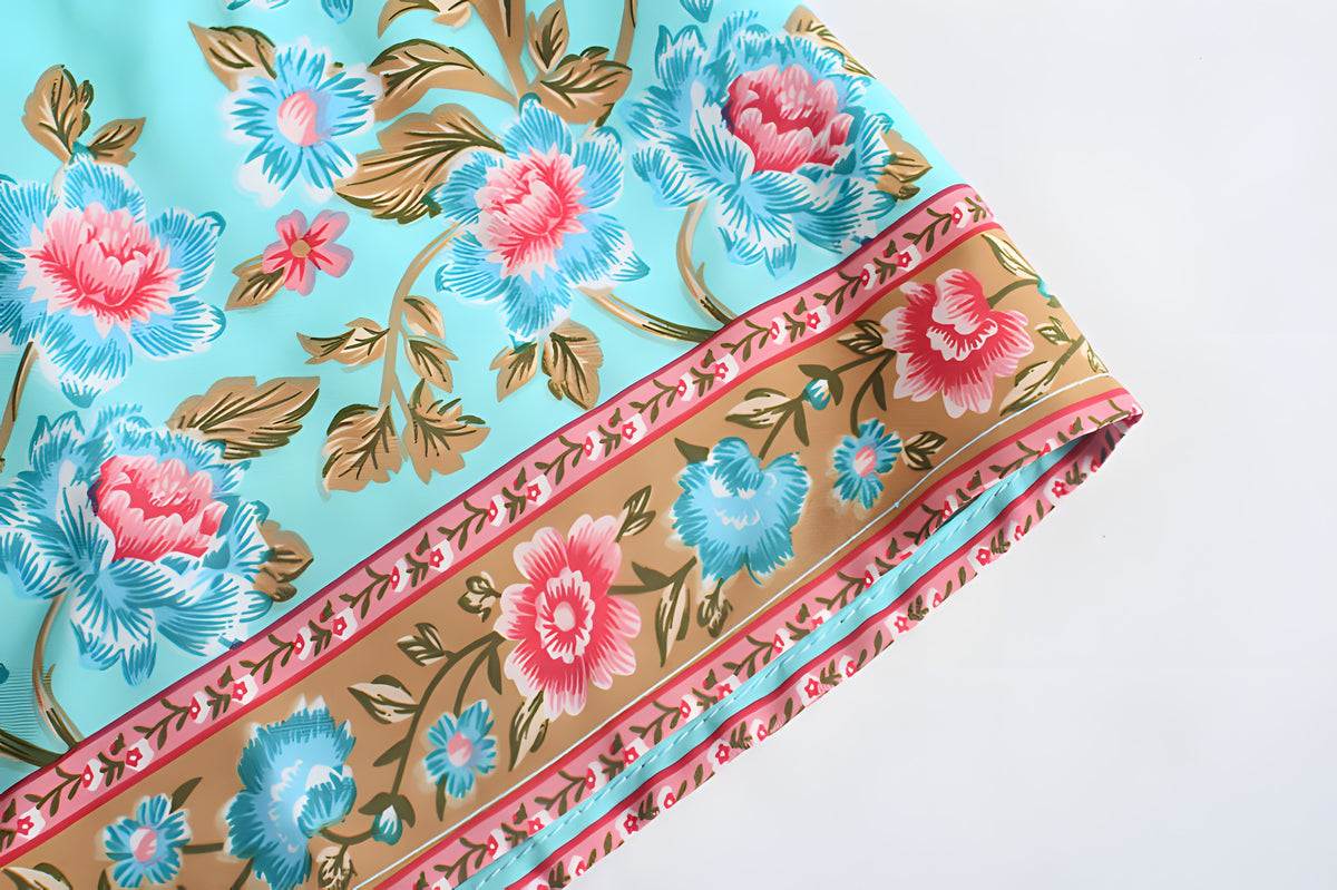 Détail bandes ethniques et tissu fleuri