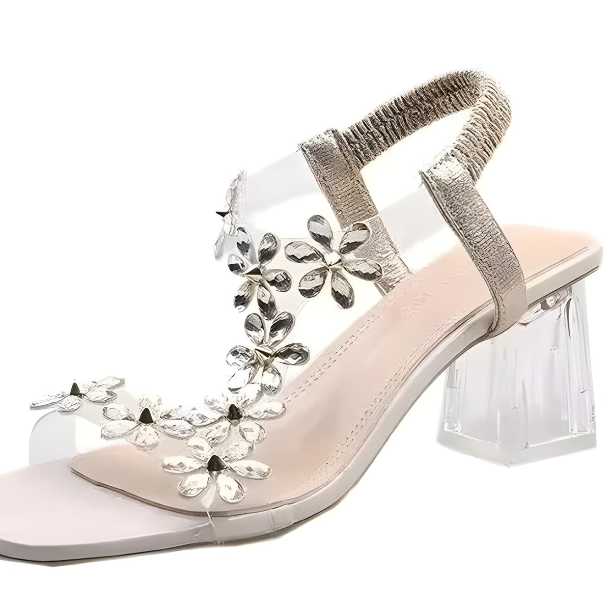 Gros plan des fleurs de cristal et du talon en plexi transparent