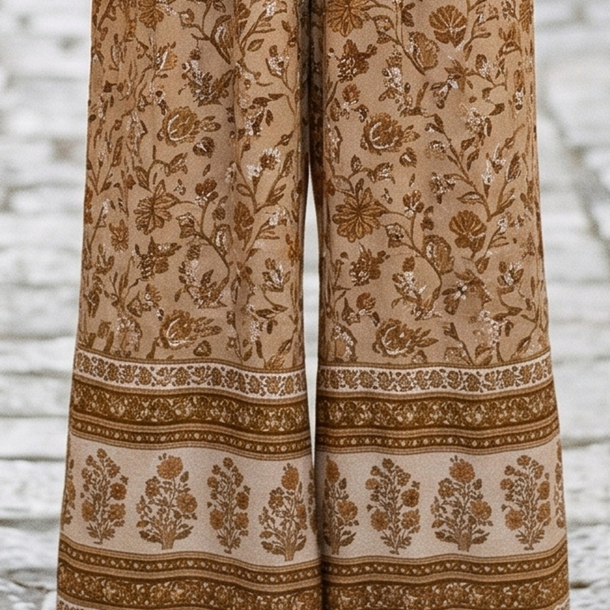 Détail de l'imprimé floral bohème et de la bordure