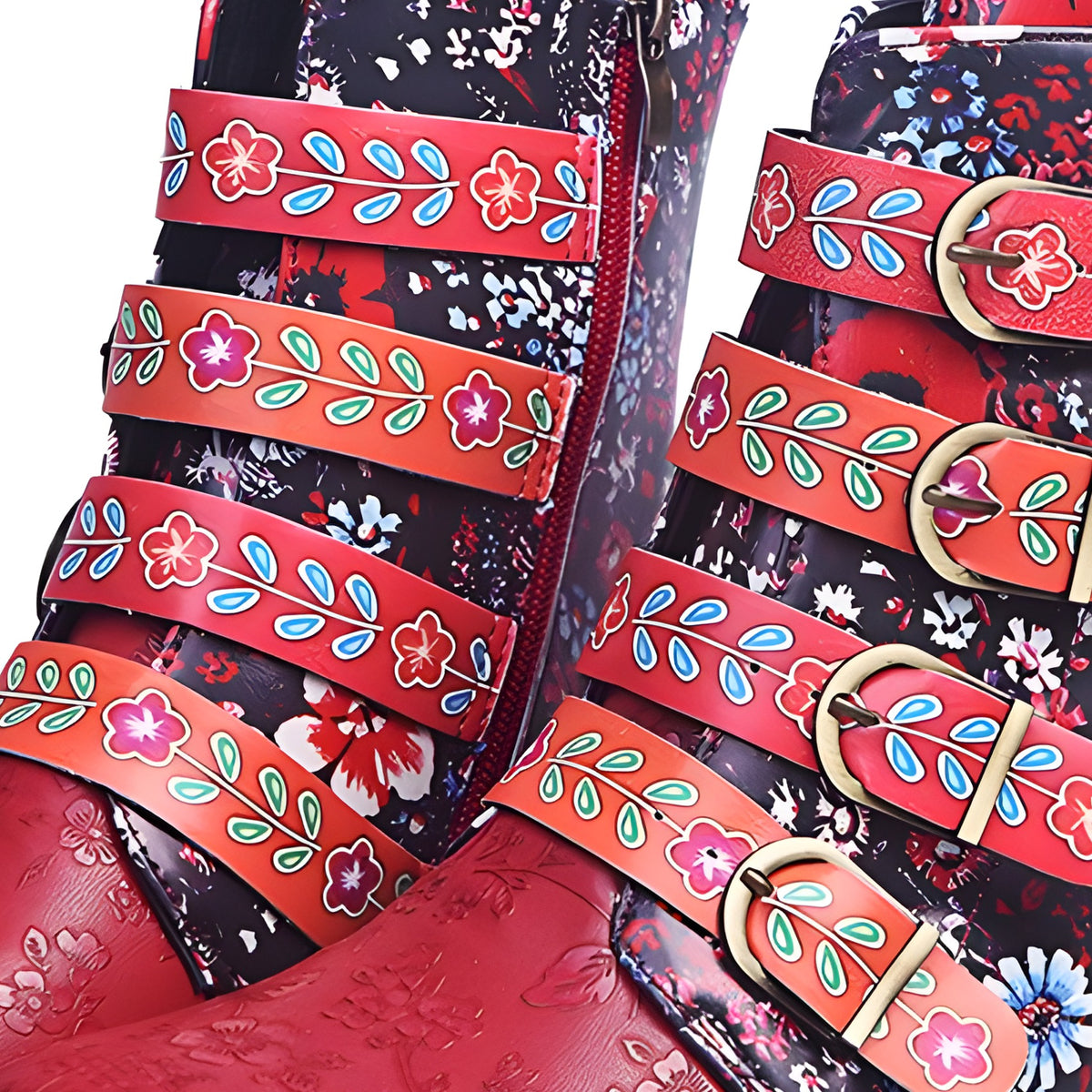 Gros plan des boucles peintes, du tissu fleuri et de la semelle liège