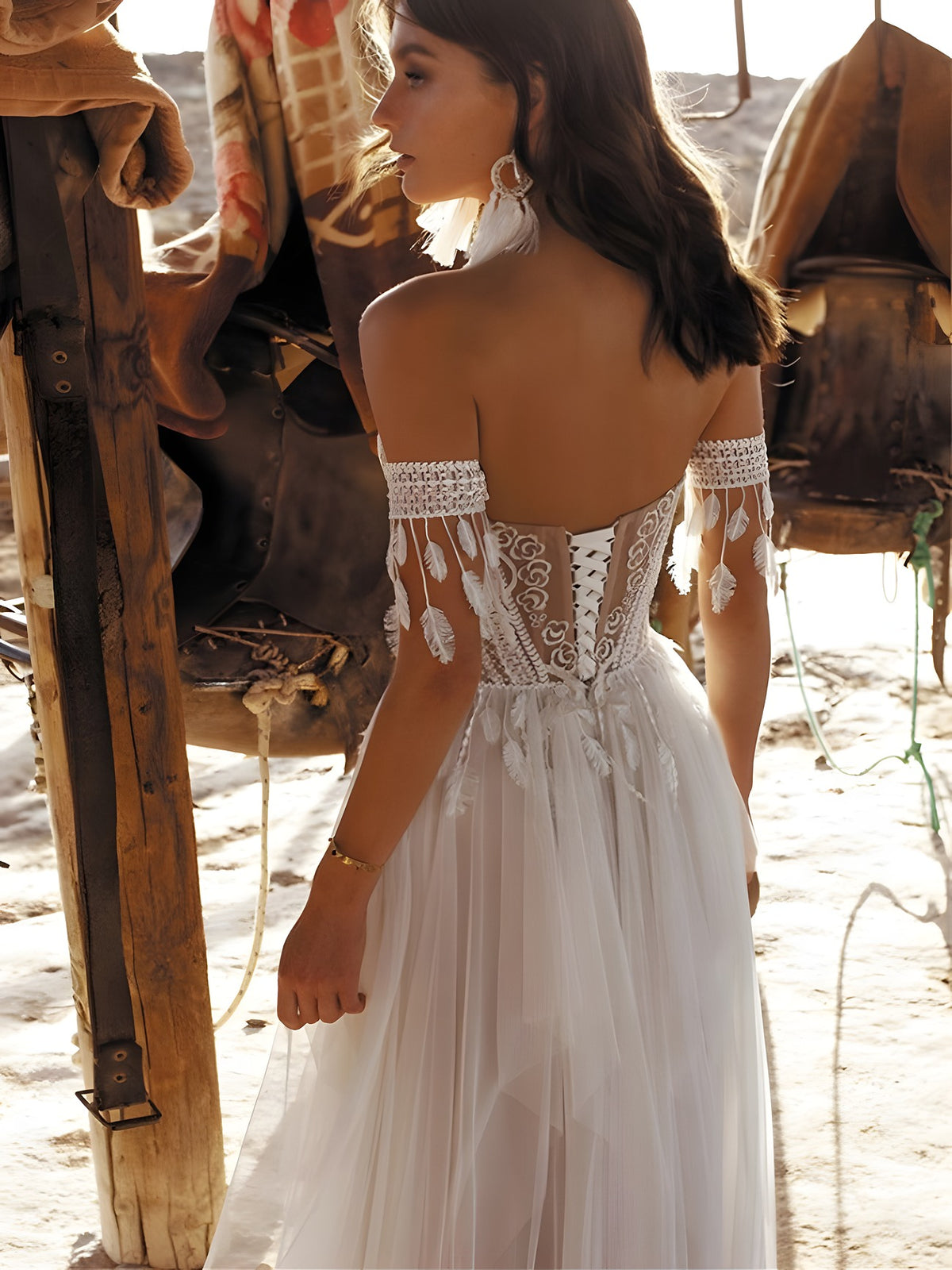Dos corset lacé dentelle plumes