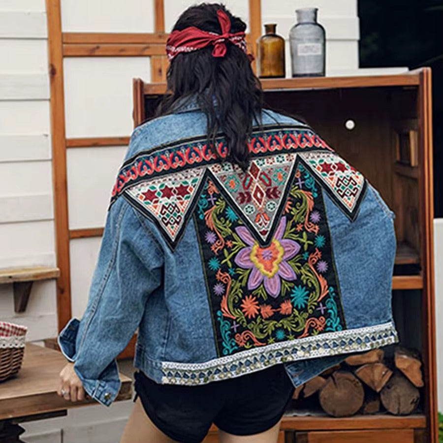 Veste en Jean Bohème à Broderies Florales