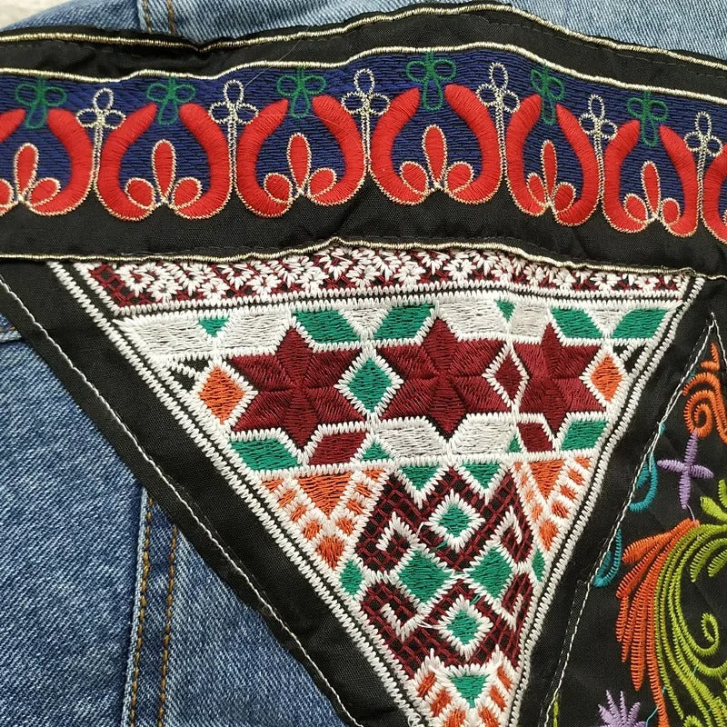Veste en Jean Bohème à Broderies Florales